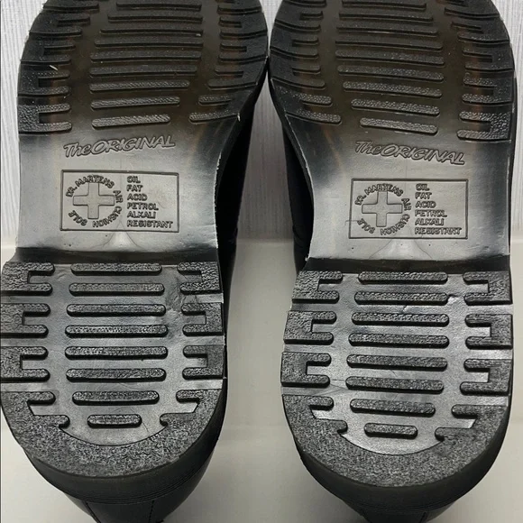 NWOT Dr. Marten Oxford Shoes Plaid Pointed Black and Red Size 8 (L) Size 7 (M) - Picture 8 of 15